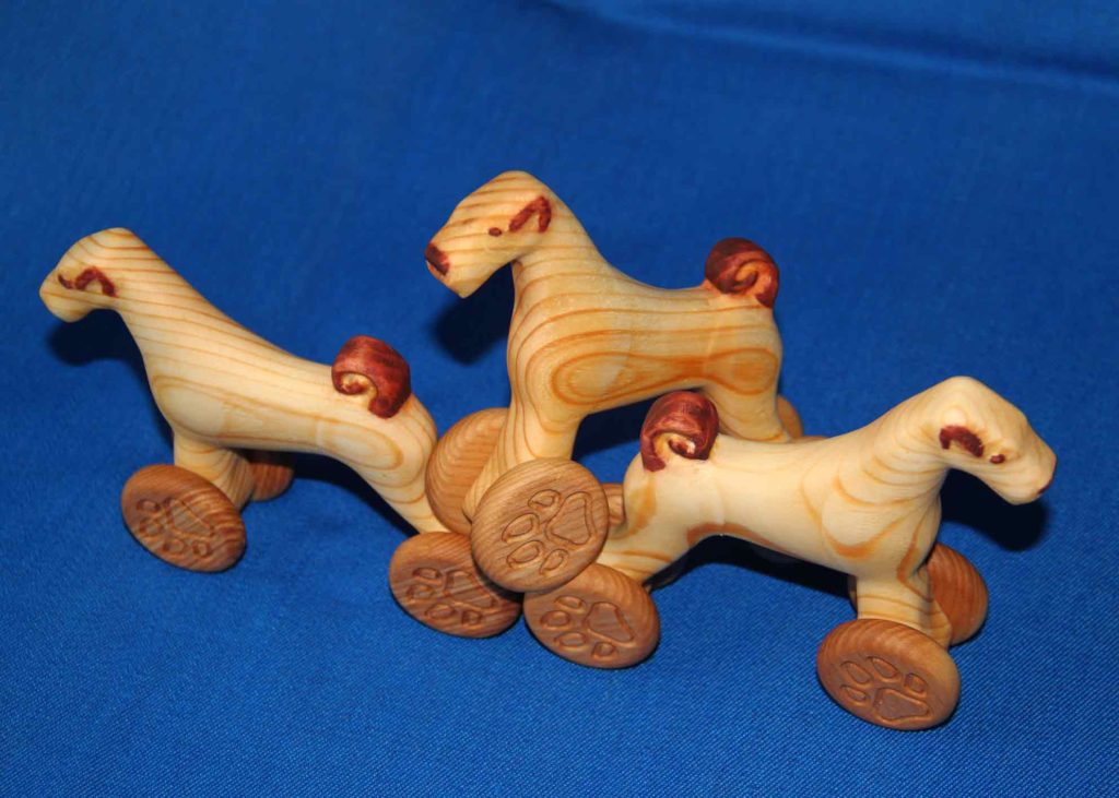 КБ Рукоделки: резьба по дереву, изделия из дерева на заказ Деревянная игрушка собака-каталка 